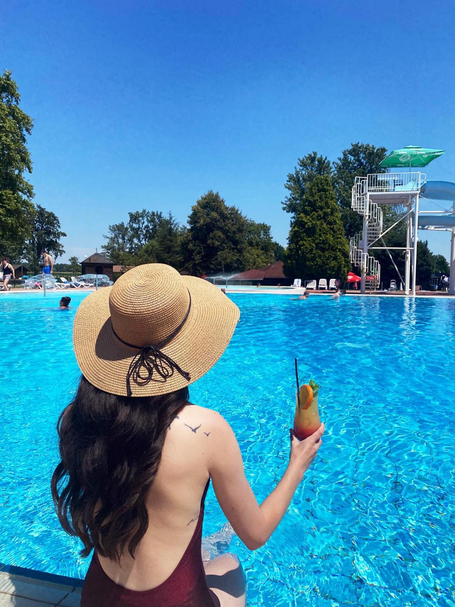 Terme Banovci - Mobilne Hiske Med Brajdami Otel Dış mekan fotoğraf