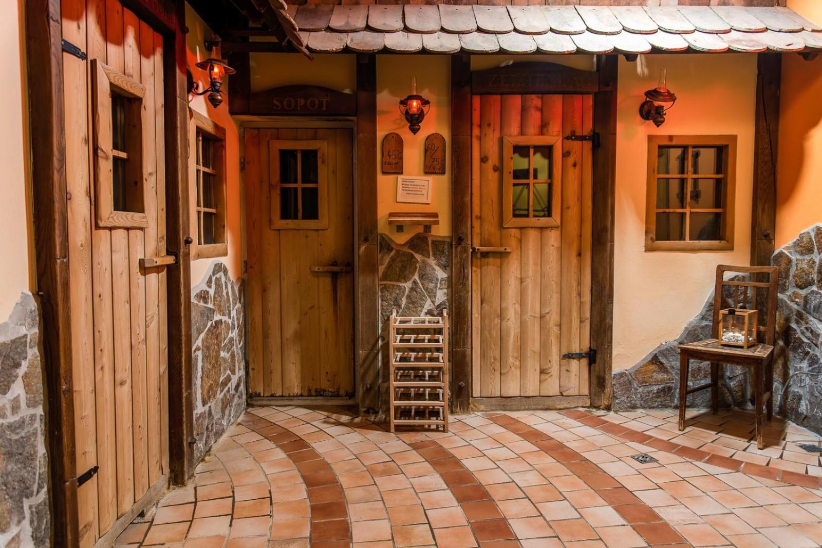 Terme Banovci - Mobilne Hiske Med Brajdami Otel Dış mekan fotoğraf
