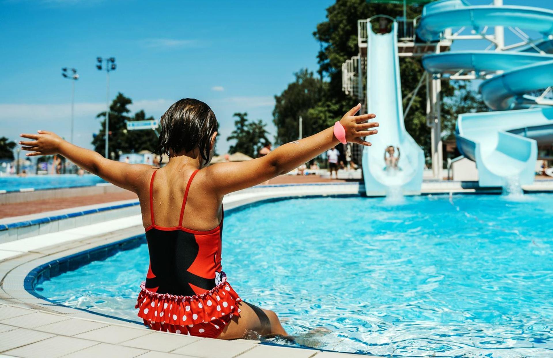 Terme Banovci - Mobilne Hiske Med Brajdami Otel Dış mekan fotoğraf